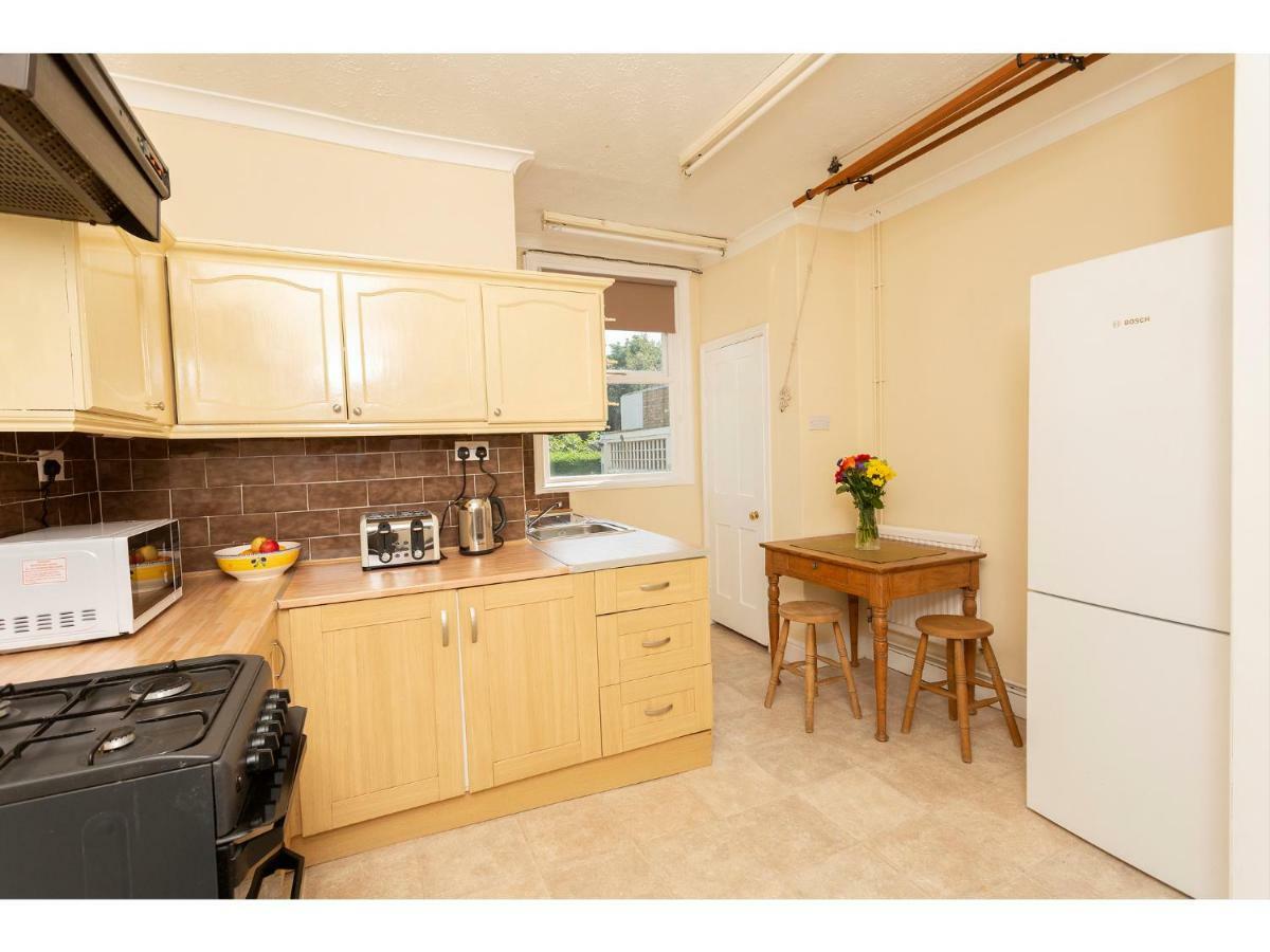 Sandown Villa Holiday Home Deal Bagian luar foto
