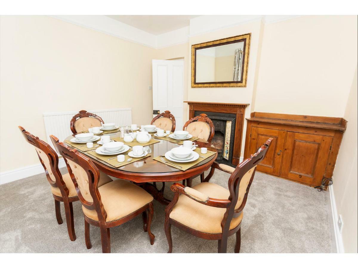 Sandown Villa Holiday Home Deal Bagian luar foto