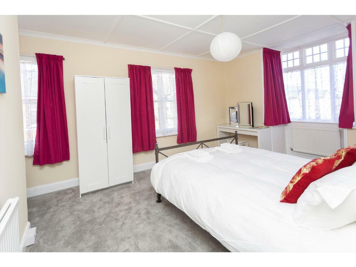Sandown Villa Holiday Home Deal Bagian luar foto