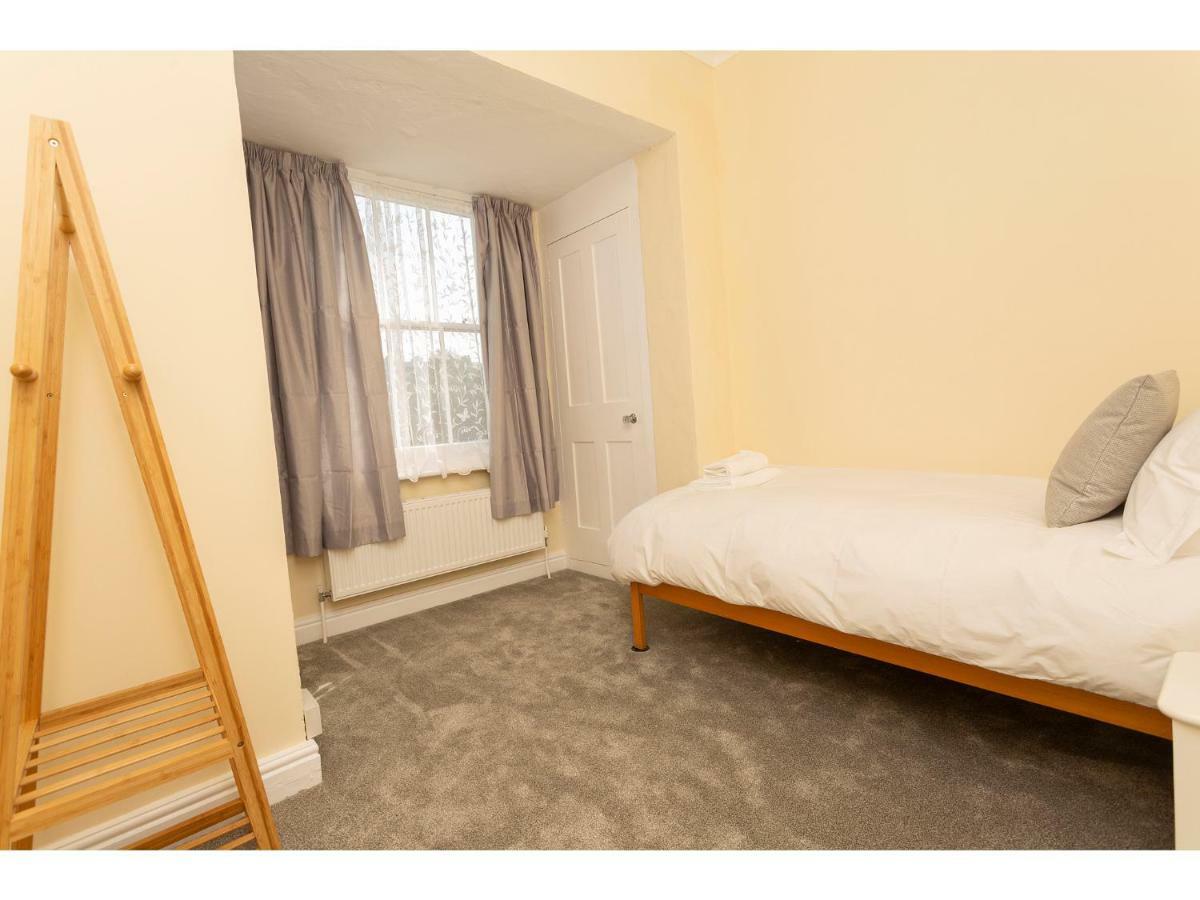 Sandown Villa Holiday Home Deal Bagian luar foto