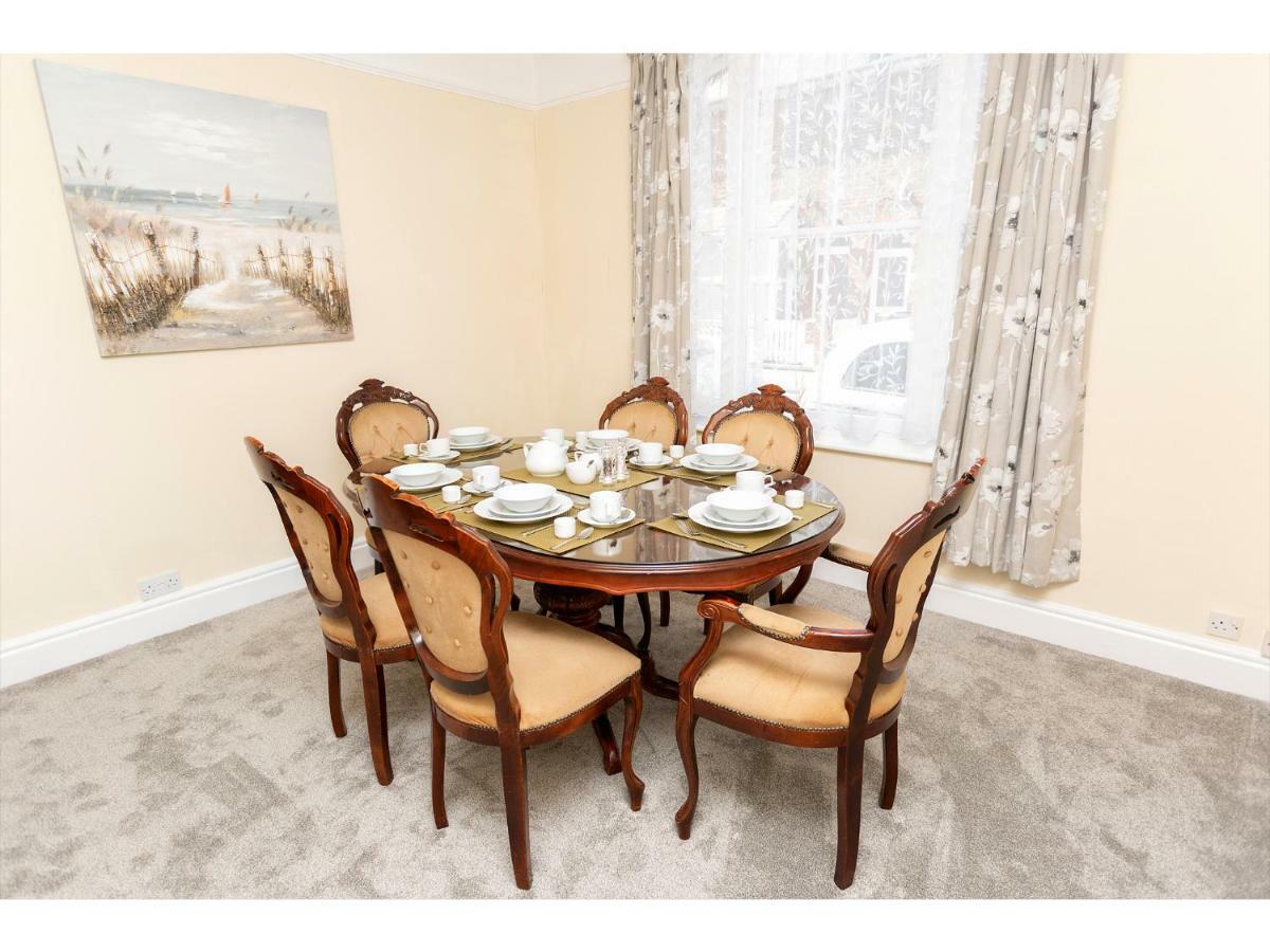 Sandown Villa Holiday Home Deal Bagian luar foto